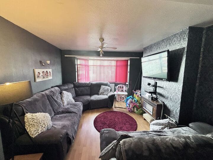 Beacon Road, Holbrooks CV6 4DS